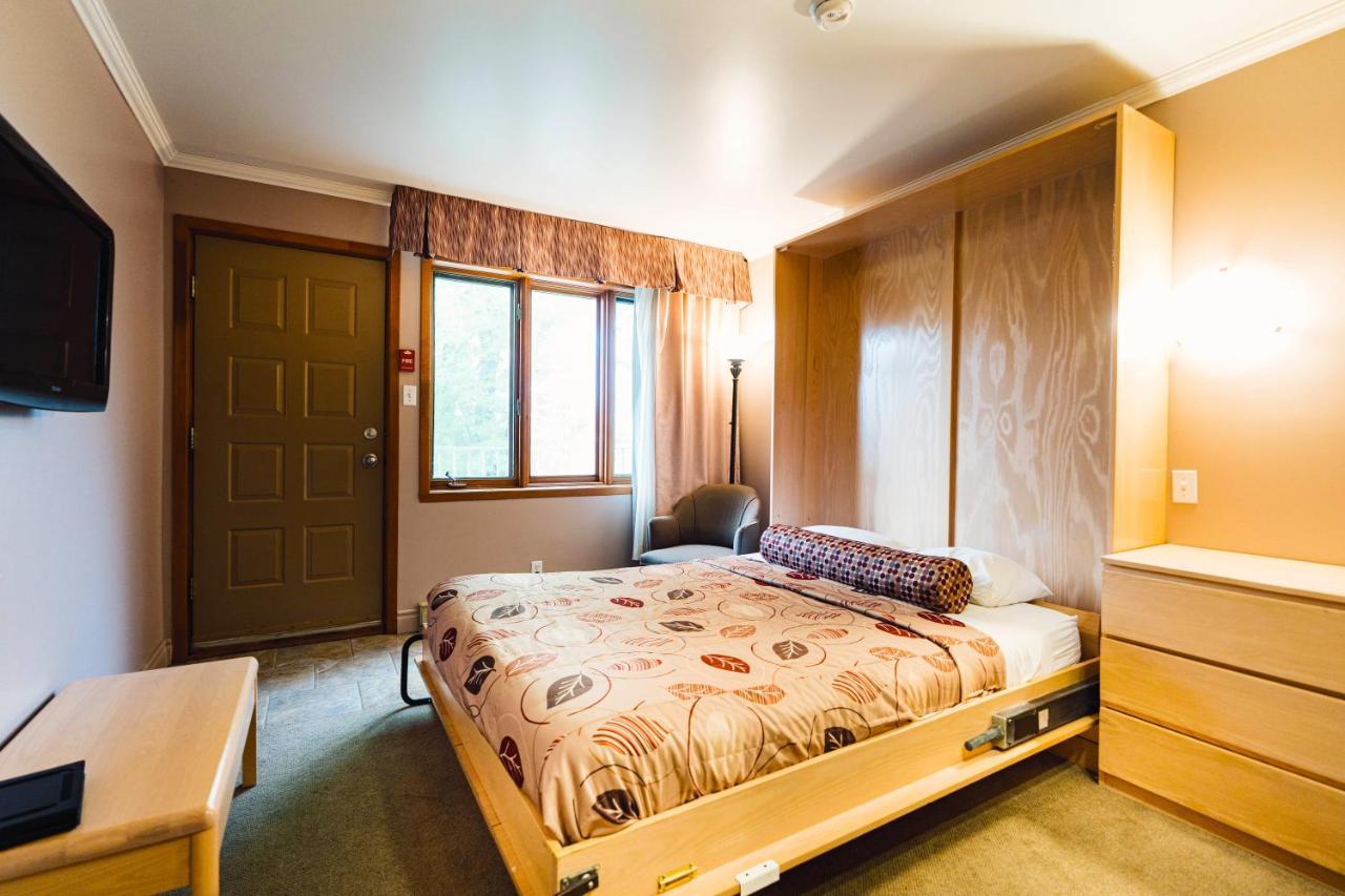 Auberge Harris Saint-Jean-sur-Richelieu Extérieur photo