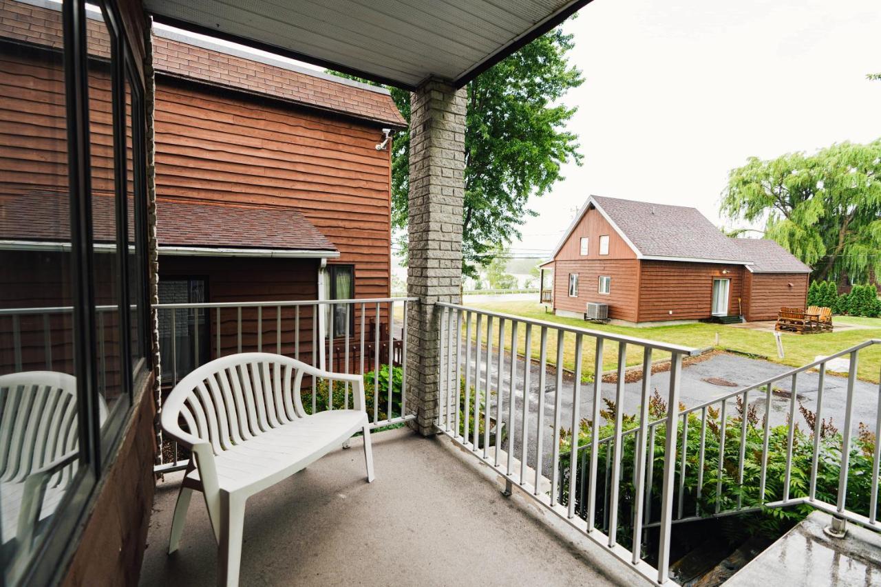Auberge Harris Saint-Jean-sur-Richelieu Extérieur photo
