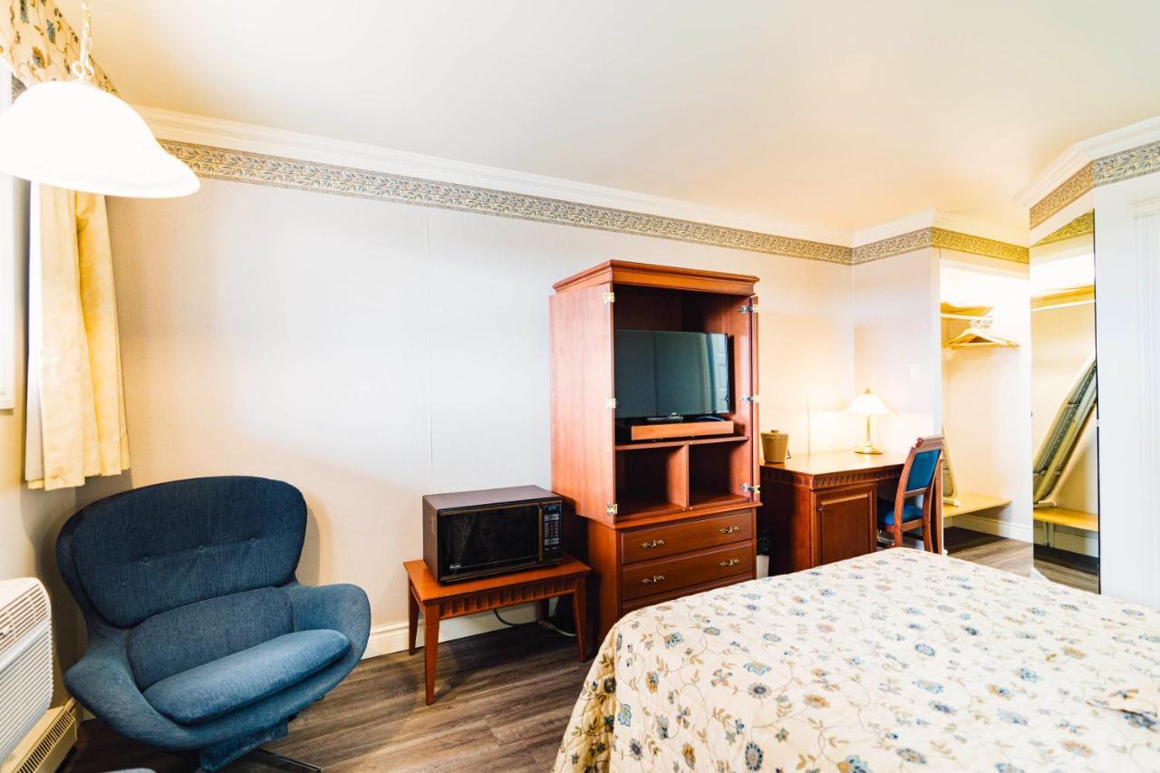 Auberge Harris Saint-Jean-sur-Richelieu Extérieur photo