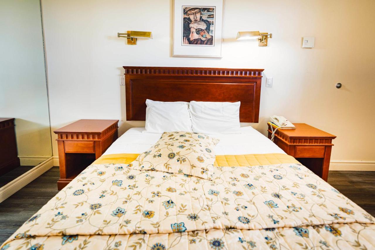 Auberge Harris Saint-Jean-sur-Richelieu Extérieur photo