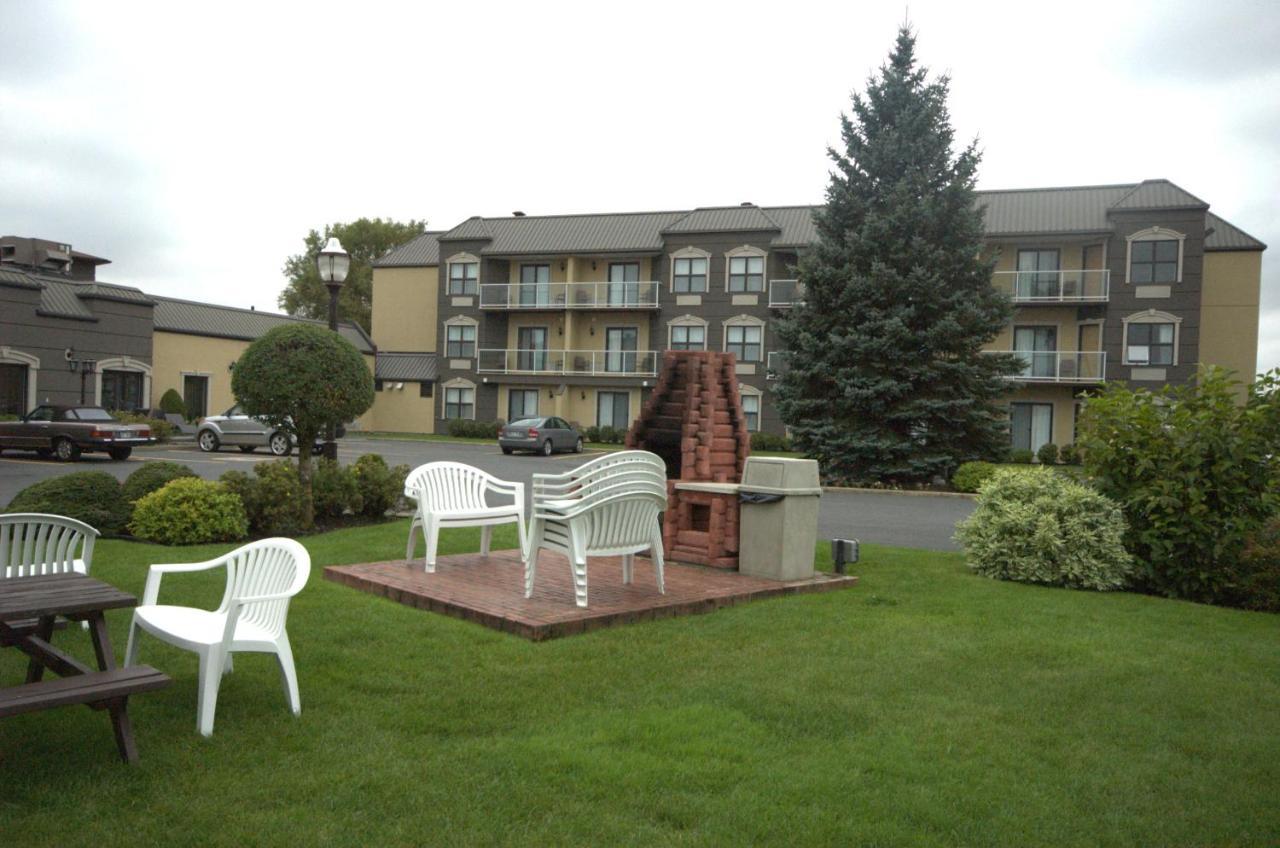 Auberge Harris Saint-Jean-sur-Richelieu Extérieur photo