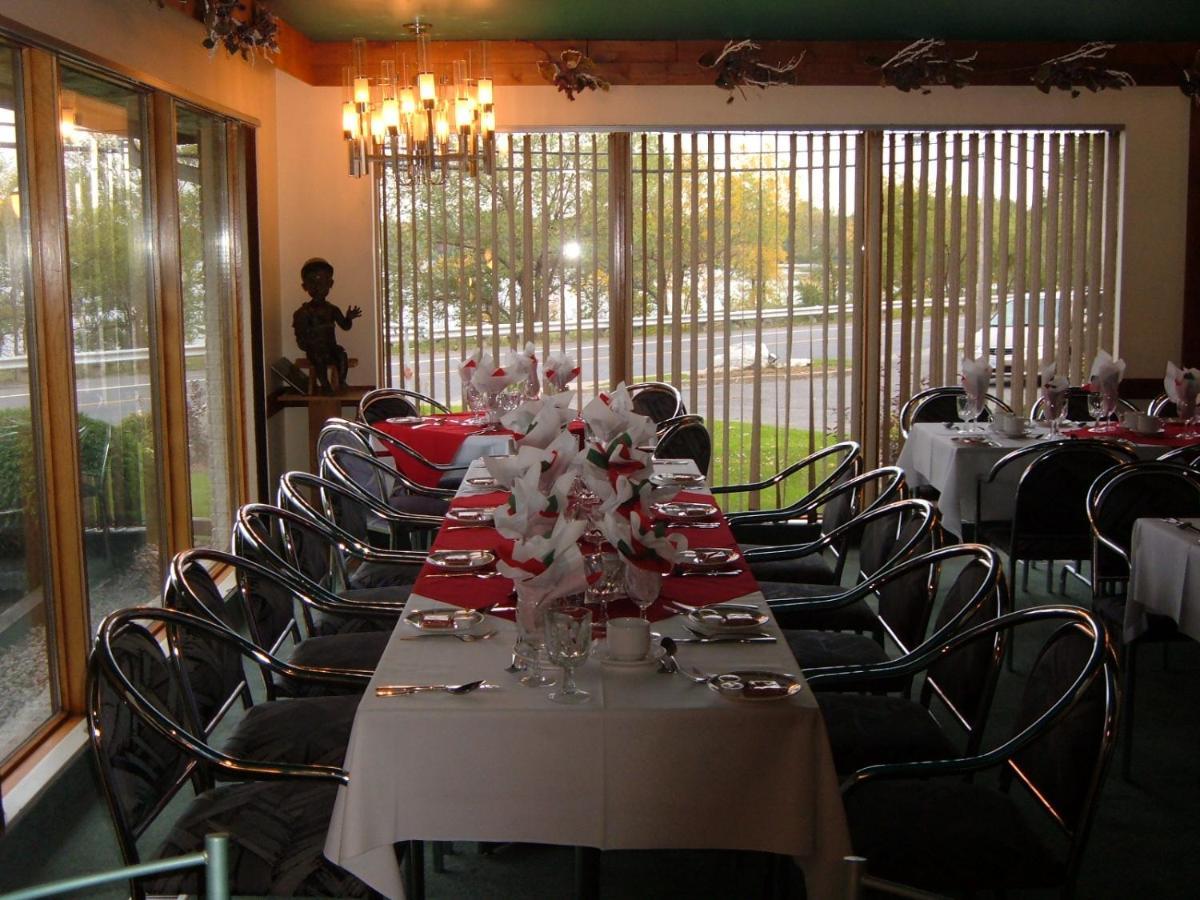 Auberge Harris Saint-Jean-sur-Richelieu Extérieur photo