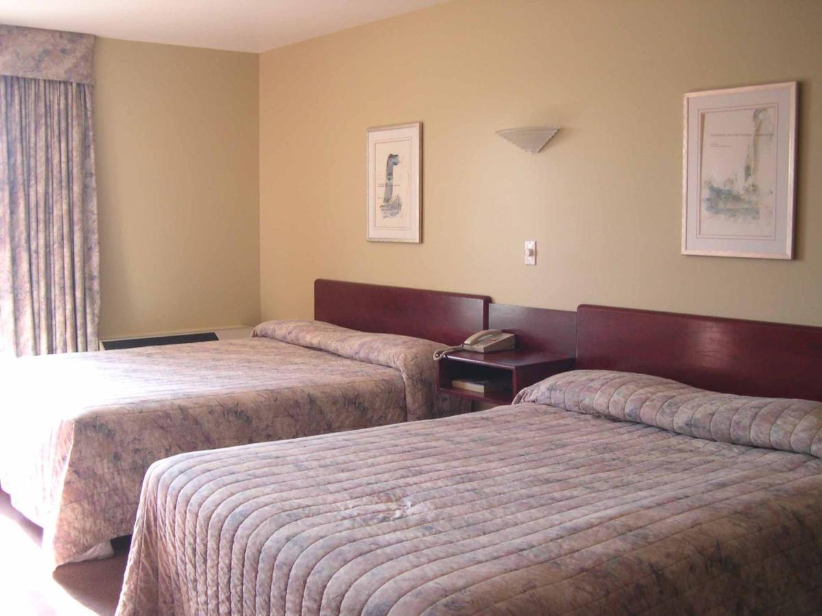 Auberge Harris Saint-Jean-sur-Richelieu Extérieur photo