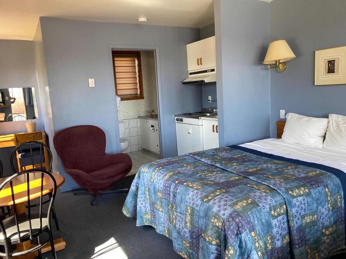 Auberge Harris Saint-Jean-sur-Richelieu Extérieur photo