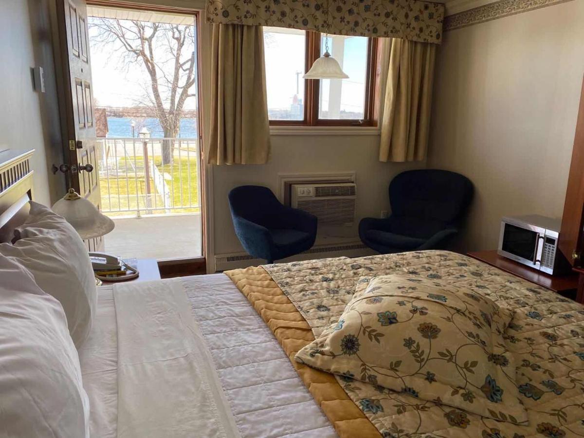 Auberge Harris Saint-Jean-sur-Richelieu Extérieur photo